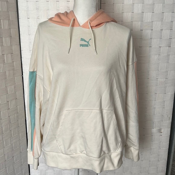 Puma Tops - Puma Hoodie Size Large